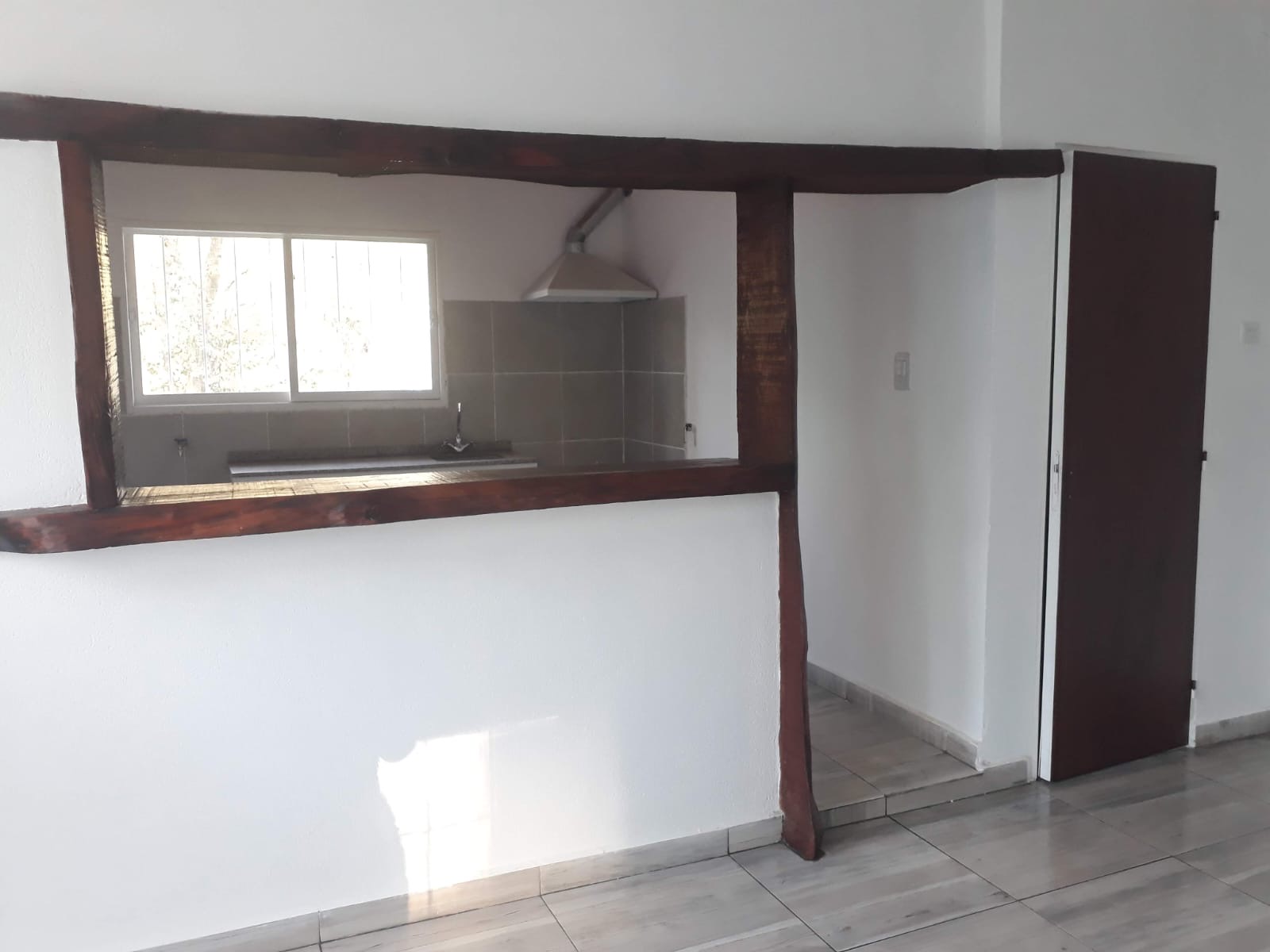 Cocina y living comedor