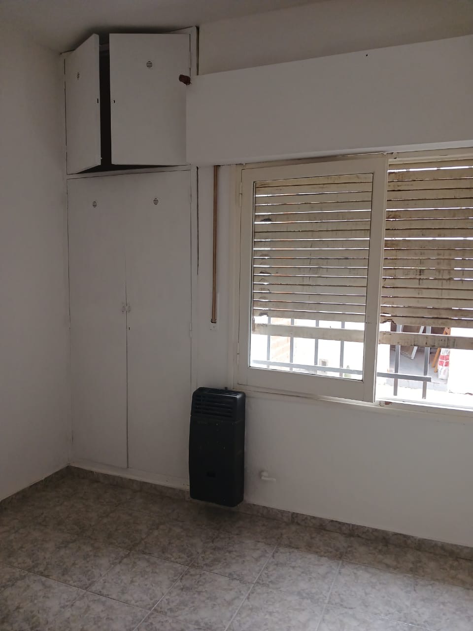 Habitación con placard