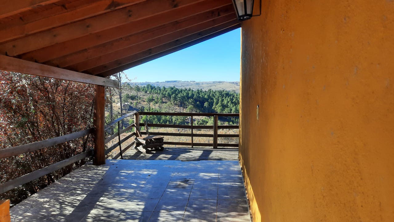 Galería con vista serrana