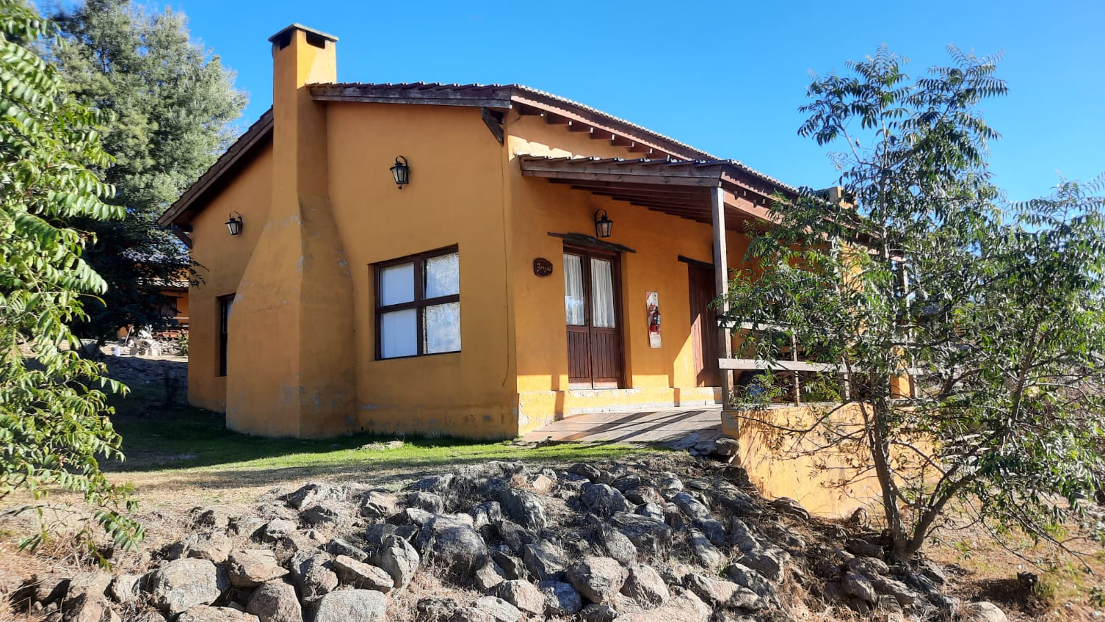 Fachada de una cabaña